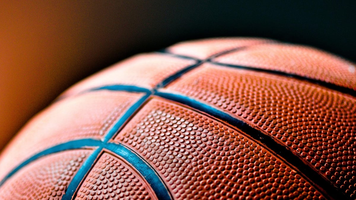 Lähivõte korvpallist